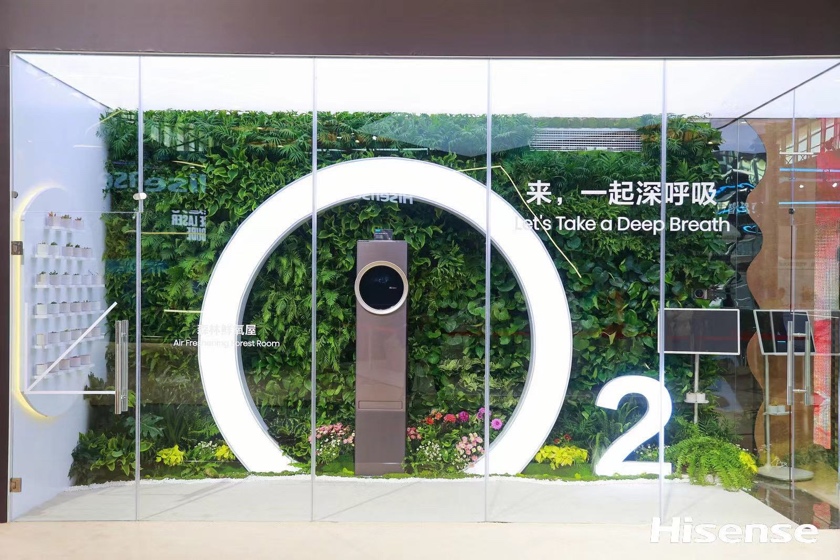 商店的玻璃窗上有貼商標

低可信度描述已自動生成